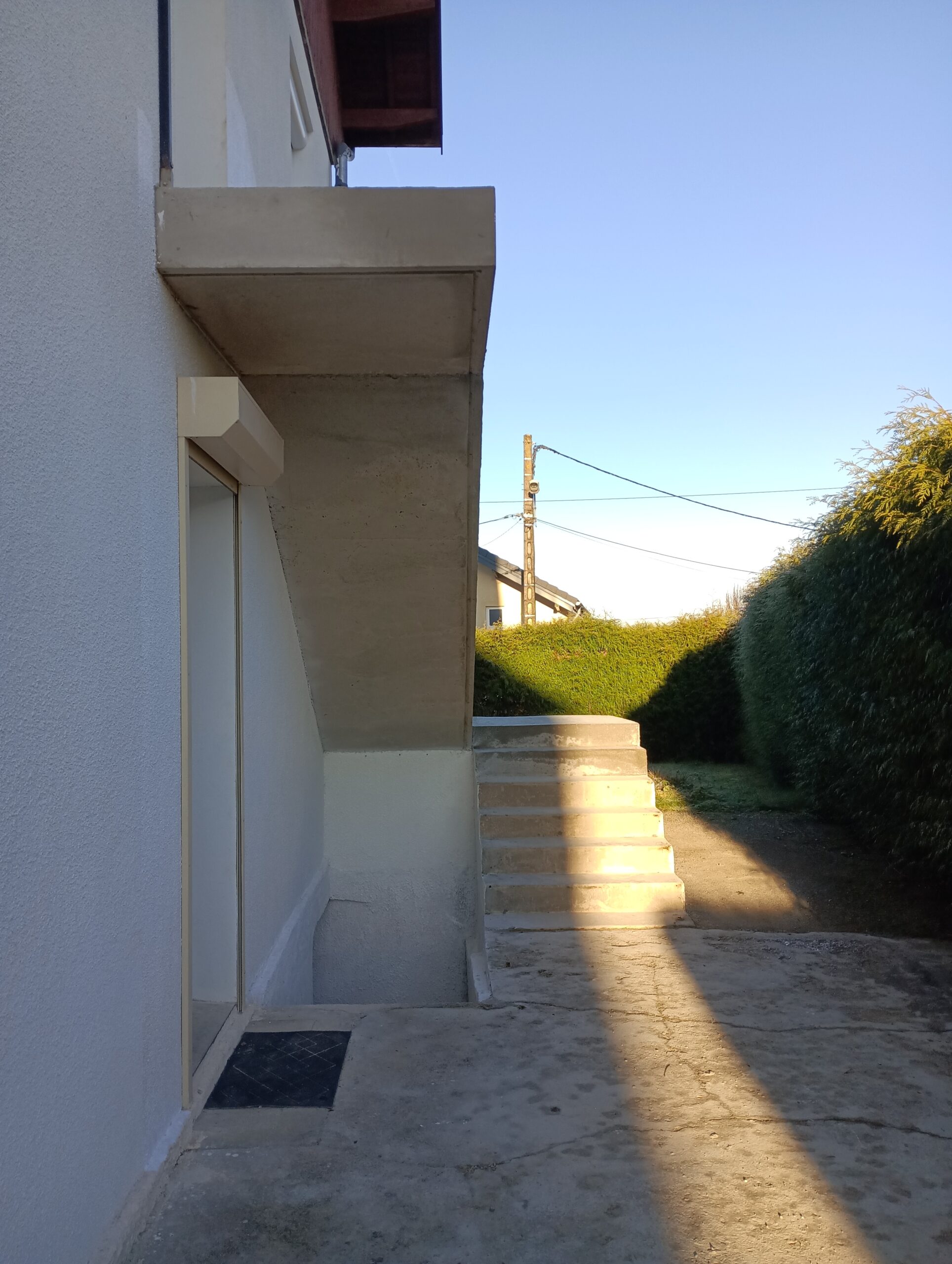 Rénovation de façade extérieure réalisée par Rattrap'Tout"